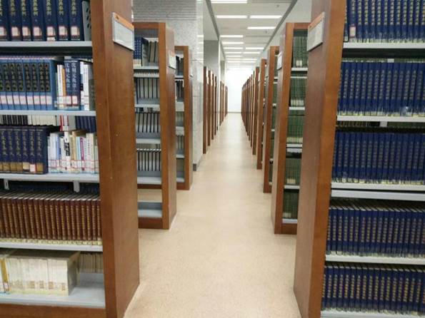 2018級研究生到南京圖書館參觀調研-江蘇大學圖書館