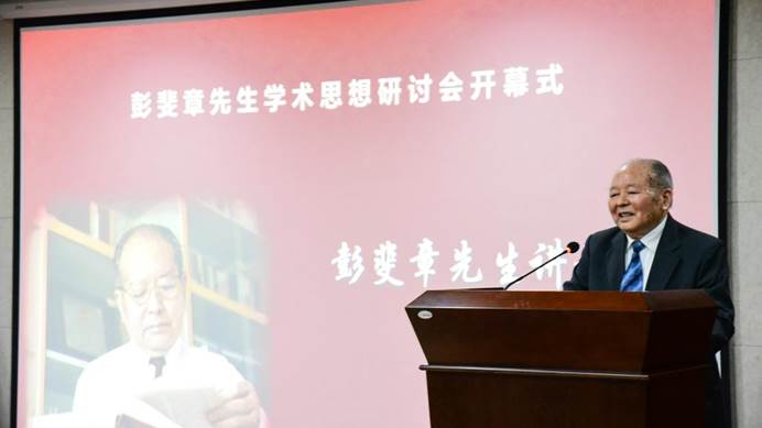 http://sim.whu.edu.cn/__local/F/66/BF/EFE17F633C75A361FA039D948FF_26D3E322_C065.jpg